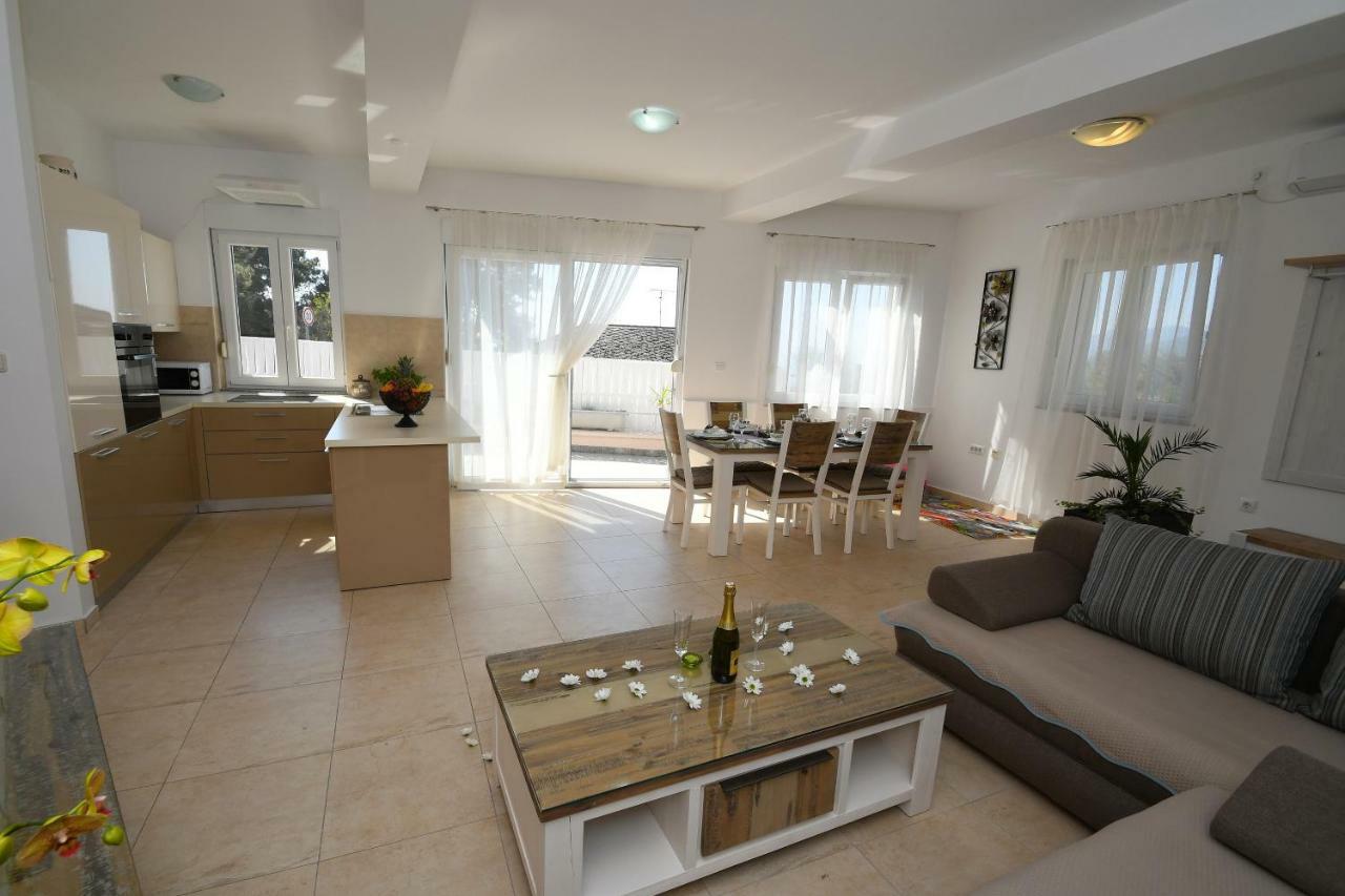 Apartment Libra With Sea View Opatija Exterior foto